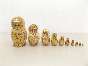 lot 79 image: 10 Piece Russian Matryoshka Nesting Doll, 9 to 58