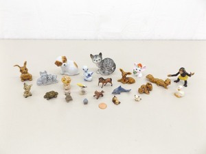 lot 83 image: Lot of Vintage Japan Miniature Porcelain Animal Figurines