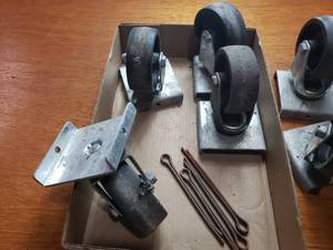 lot 12 image: 8 Wheels