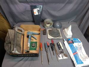 lot 21 image: Tools and Miscellaneous