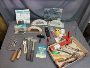 lot 32 image: Lot of Miscellaneous Tools, Fence Testers