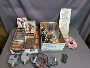 lot 41 image: Finish Nails, Staples, Glue Gun