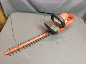 lot 42 image: Electric 18 Black & Decker Hedge Trimmer