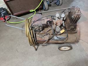 lot 59 image: Air Compressor