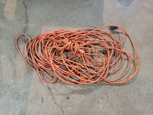 lot 61 image: 3 Extension Cords, Need Work