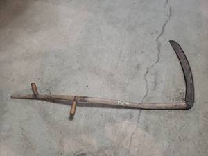 lot 82 image: Vintage Hand Scythe