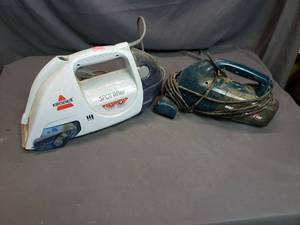 lot 83 image: Handheld Vacuums