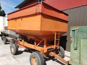 lot 3 image: Bradford Gravity Box