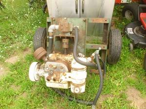 lot 4 image: Hydraulic Motor & Pump on axle. Condition unknown. As shown.