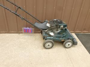 lot 8 image: Craftsman chippervac unit. No bag. Consignor states it runs. As shown.