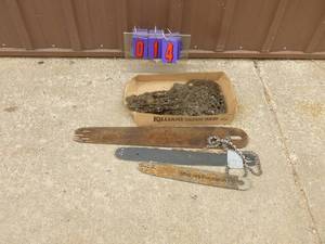 lot 14 image: Flat of misc chainsaw bars & chains. As shown.