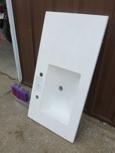 lot 23 image: New vanity Sink. 36 x 19. As shown.