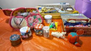 lot 4 image: Sewing Supply Lot With Multiple Items