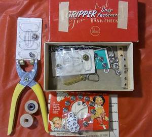 lot 10 image: Gripper Snap Fastener and Kleencut Pinking Shears