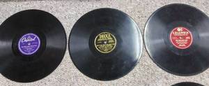 lot 15 image: 1940s50s 78 rpm 10 Vinyl Records