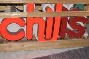 lot 3 image: Large Chilis sign 