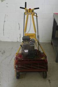 lot 2 image: McLane 10 blade mower