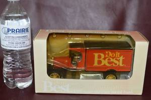 lot 14 image: New 1925 Kenworth Diecast