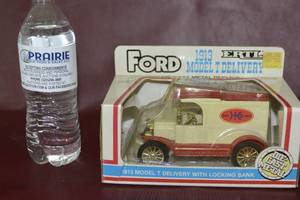 lot 17 image: New 1913 Model T delivery Truck Bank Diecast