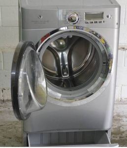 lot 4 image: Working Electrolux Washing Machine with Base