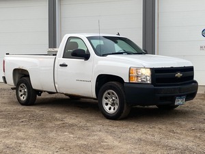 lot 2 image: 2008 Chevrolet Silverado PU Truck