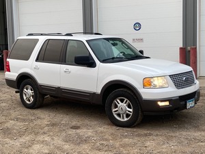 lot 5 image: 2004 Ford Expedition XLT