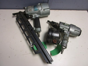 lot 504 image: HITACHI STRIP NAILER, HITACHI COIL NAILER