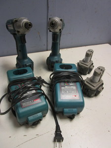 lot 511 image: MAKITA CORDLESS IMPACT DRIVERS, W CHARGERS, EXTRA BATTERIES
