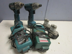 lot 516 image: MAKITA CORDLESS IMPACT DRIVERS, W CHARGERS, EXTRA BATTERIES