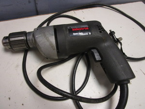 lot 521 image: BLACK & DECKER HEAVY-DUTY INDUSTRIAL 12 VSR  HOLGUN DRILL