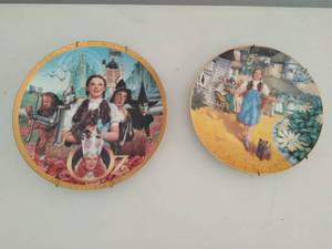 2 Vintage Wizard of Oz Plates