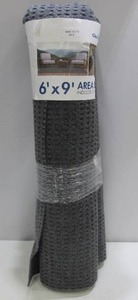 lot 653 image: Clean Green 6ft x 9ft Indoor Outdoor Area Rug - BlackGray Patterned