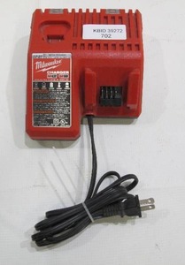 lot 702 image: Milwaukee 48-59-1812 M12 M18 Lithium Ion Rapid Battery Charger