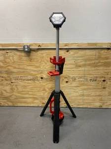 MILWAUKEE M18 18-Volt Lithium-Ion Cordless Rocket Dual Power Tower Light (Tool-Only)