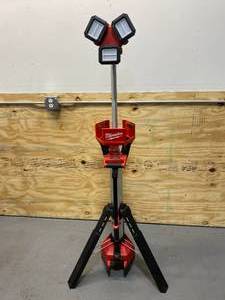 MILWAUKEE M18 18-Volt Lithium-Ion Cordless 6,000 Lumens Rocket Dual Power Tower Light with Charger (Tool-Only)