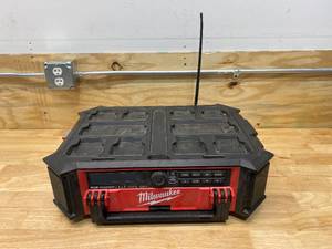 MILWAUKEE M18 Lithium-Ion Cordless PACKOUT RadioSpeaker with Built-In Charger