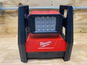 MILWAUKEE M18 18-Volt Lithium-Ion Cordless 3000-Lumen ROVER LED ACDC Flood Light (Tool-Only)