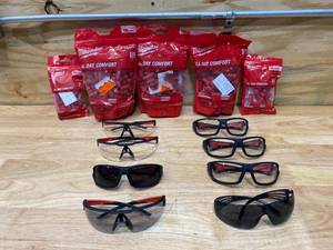 MILWAUKEE Lot of 8 Pairs of Safety Glasses and 5 Bags of Ear Plugs