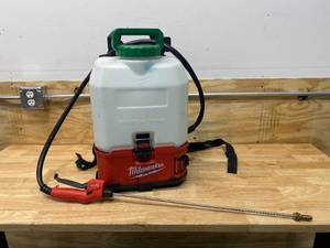 MILWAUKEE M18 18-Volt 4 Gal. Lithium-Ion Cordless Switch Tank Backpack Pesticide Sprayer (Tool-Only)