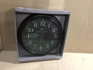 lot 48 image: 17.5 in. Belmont Black Wall Clock Customer Returns See Pictures