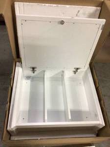 lot 52 image: Sonoma 24 in. x 27 in. Surface Mount Medicine Cabinet in White Customer Returns See Pictures