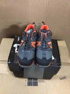 lot 96 image: Helly Hansen Mens Active Low Composite Toe Work Shoe  SIZE 9 REGULAR WIDTH Customer Returns See Pictures
