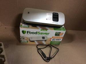 FoodSaver VS1130 Space Saving Vacuum Food Sealing System Customer Returns See Pictures