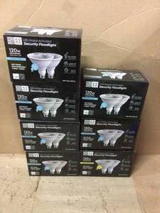 Lot of KODO 120-Watt Equivalent PAR38 LED Motion Sensor Flood Light Bulb Daylight (2-Pack) Customer Returns See Pictures