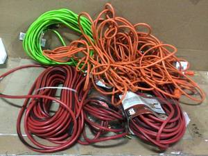 Husky 100 ft. 143 IndoorOutdoor Extension Cord, Red and Black Customer Returns See Pictures