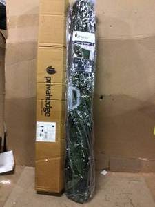 NATURAE DECOR 40 in. x 96 in. Faux Ivy Leaf IndoorOutdoor Privacy Roll Customer Returns See Pictures