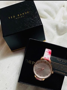 Ted Baker TE50272014 Rose-Gold Tone & Floral Graphic Leather Band the retail price In Costco is$79