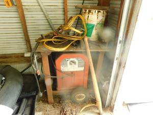 lot 4 image: Lincoln Electric Linc Welder--Jumper Cables
