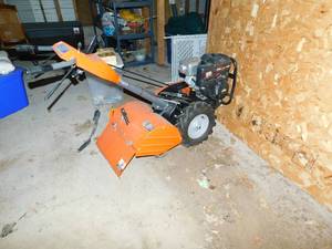 lot 40 image: Walk Behind Husquarna 650 CRT Power Tiller