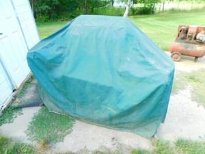 lot 82 image: Char Broil Propane Gas Grill